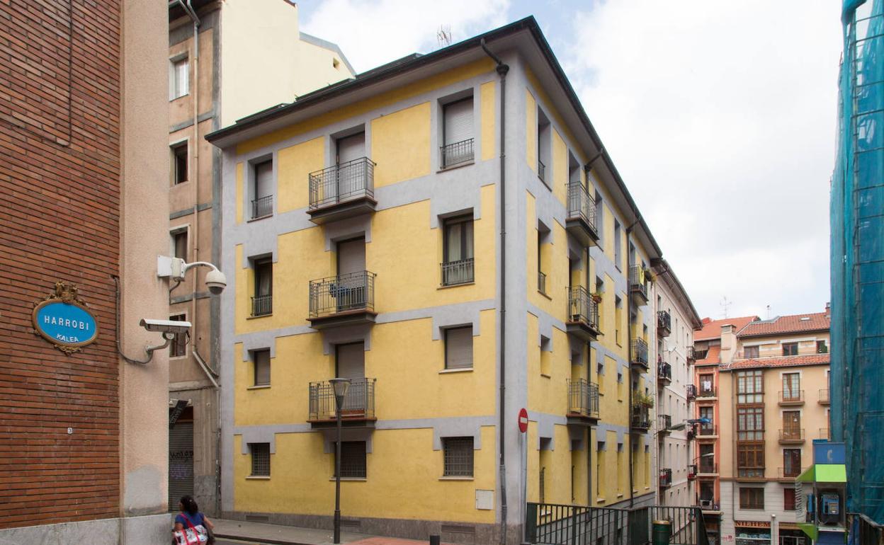 Viviendas municipales en Bilbao La Vieja.