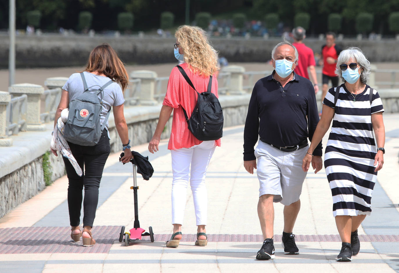 Fotos: Primer día de mascarilla obligatoria en Bizkaia