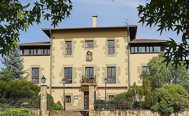 Fachada del palacio Lezama Leguizamón.