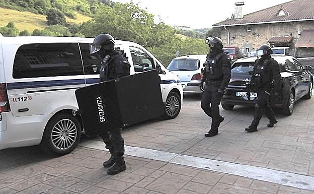 Detenido por la agresión de Güeñes uno de los vinculados al crimen de Otxarkoaga