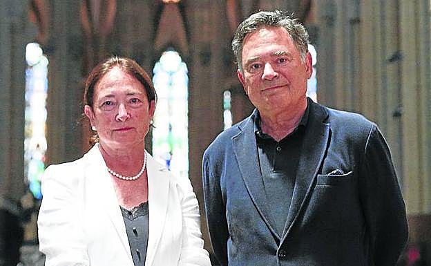 Paz Hurtado, que despidió a su madre Luisa, e Iñaki López de Tejada.