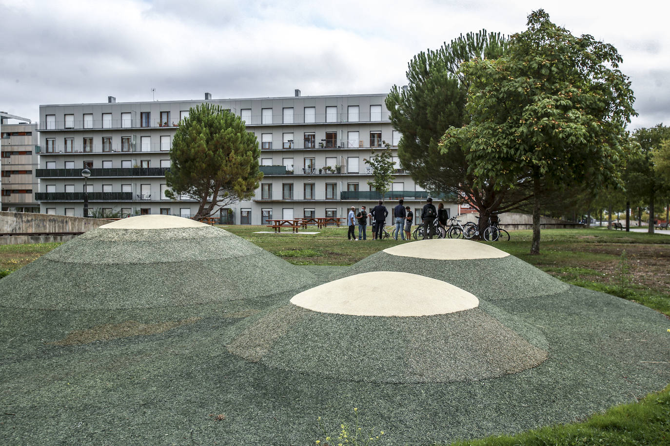 El parque intergeneracional de Lakua ofrece ofrece once espacios de ocio. 