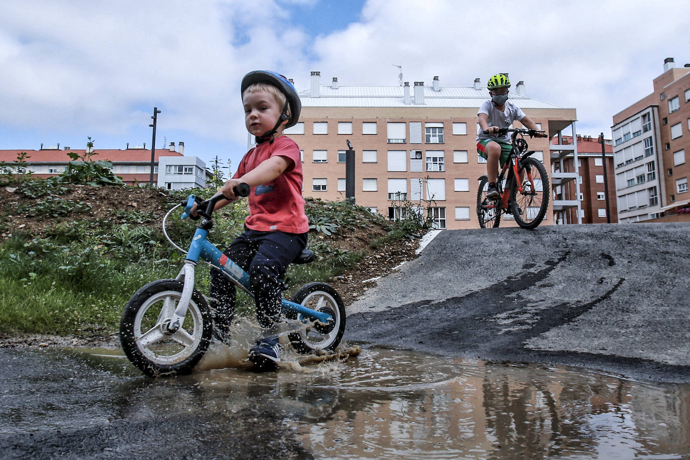 El nuevo circuito de BMX situado en la parcela interior de las calles Zarautz, Getaria y Baiona. 