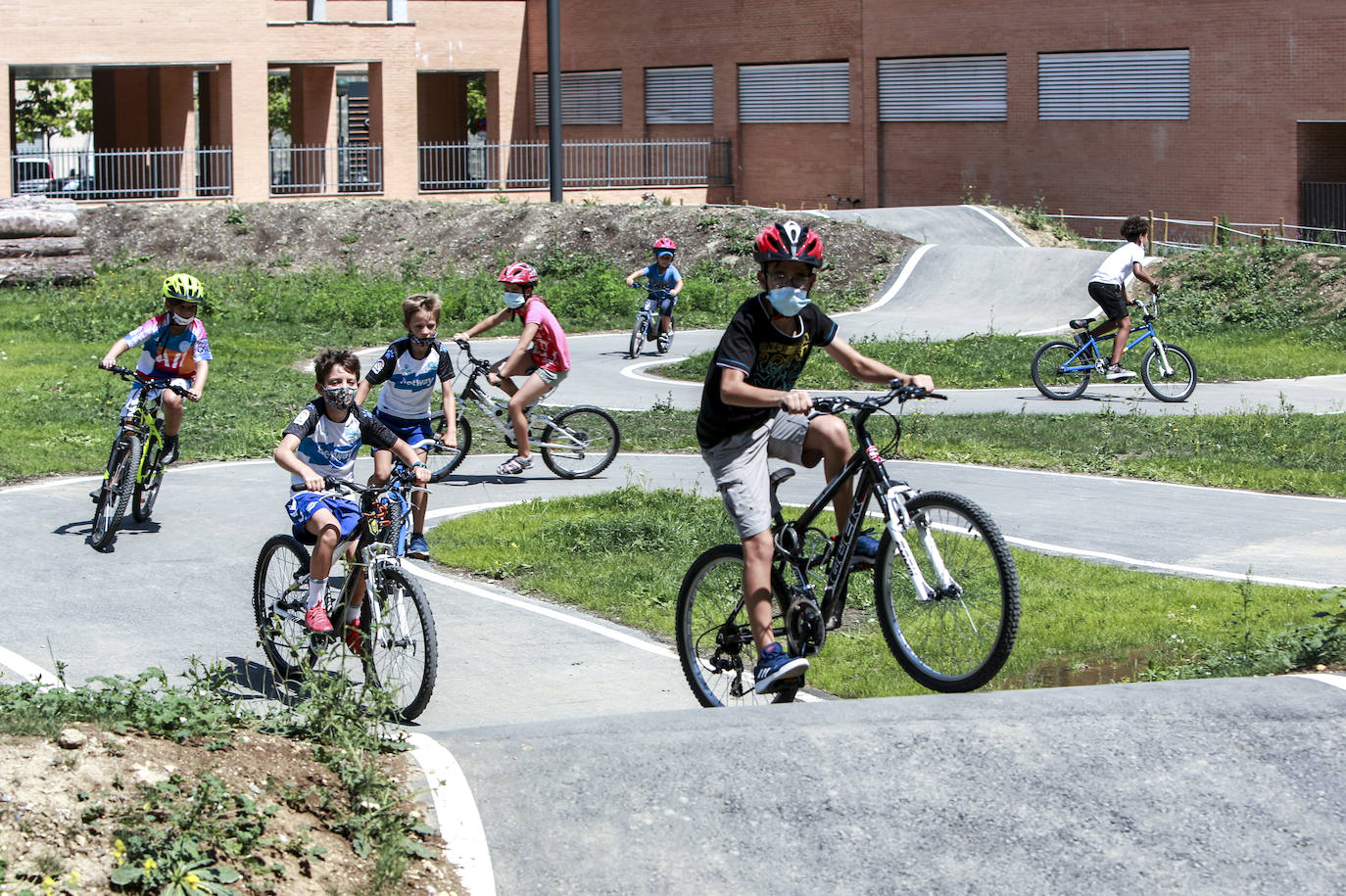 El nuevo circuito de BMX situado en la parcela interior de las calles Zarautz, Getaria y Baiona. 