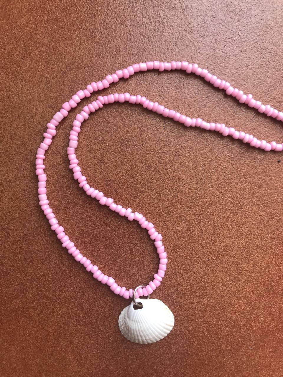 Fotos: La familia de Getxo que pasó de hacer collares y pulseras en la cuarentena a fundar su firma de bisutería