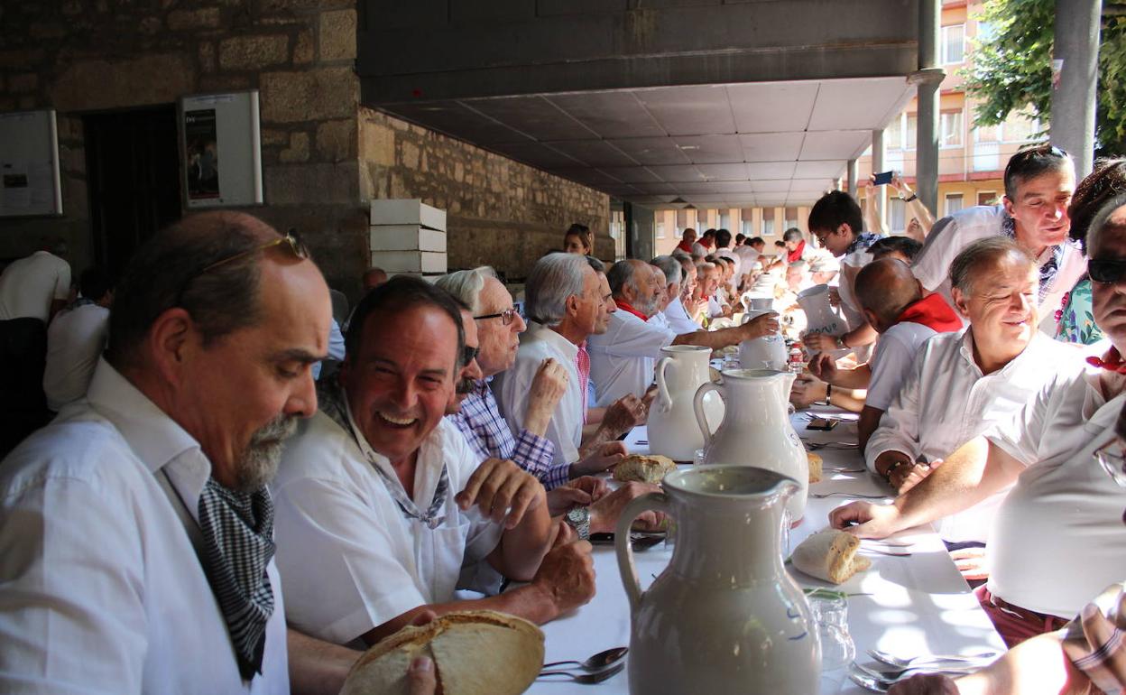 La asamblea del domingo estudiará algunos cambios en la comida. 