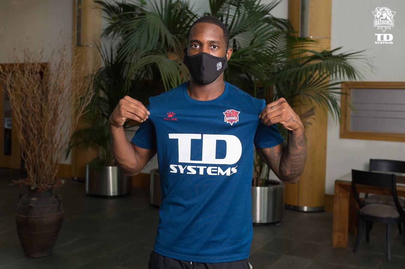 Carrington, luciendo ya la ropa de su nuevo club