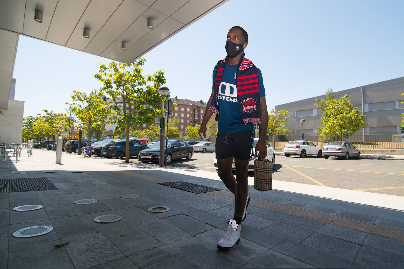 Carrington pisando el suelo de Vitoria por primera vez