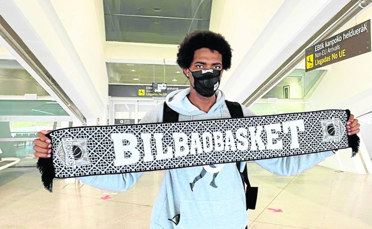 Aaron Jones llega a Bilbao