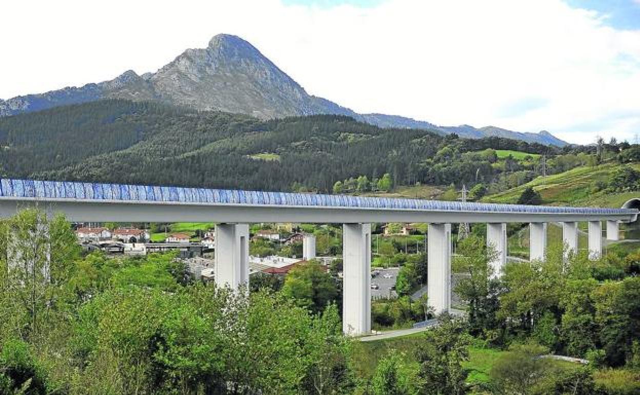 Las expropiaciones permitirán la ocupación de más de 130.000 metros cuadrados de terreno en Elorrio.