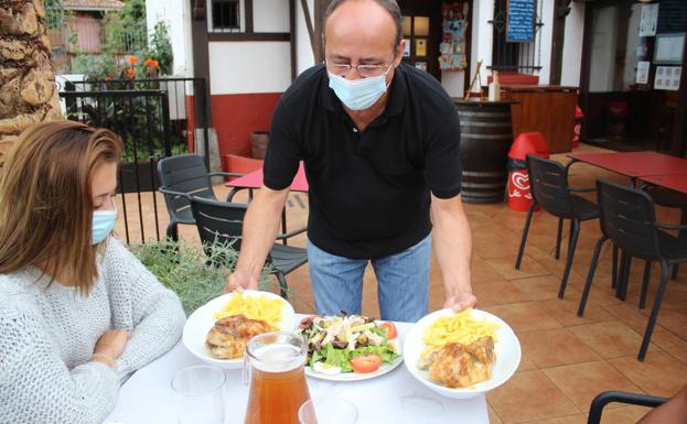 Servicio a la mesa en Odeibar.