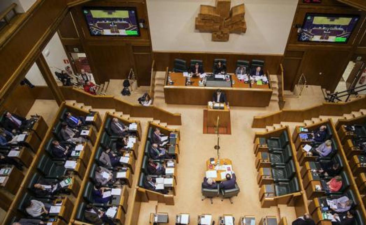 Vista del pleno del Parlamento vasco.