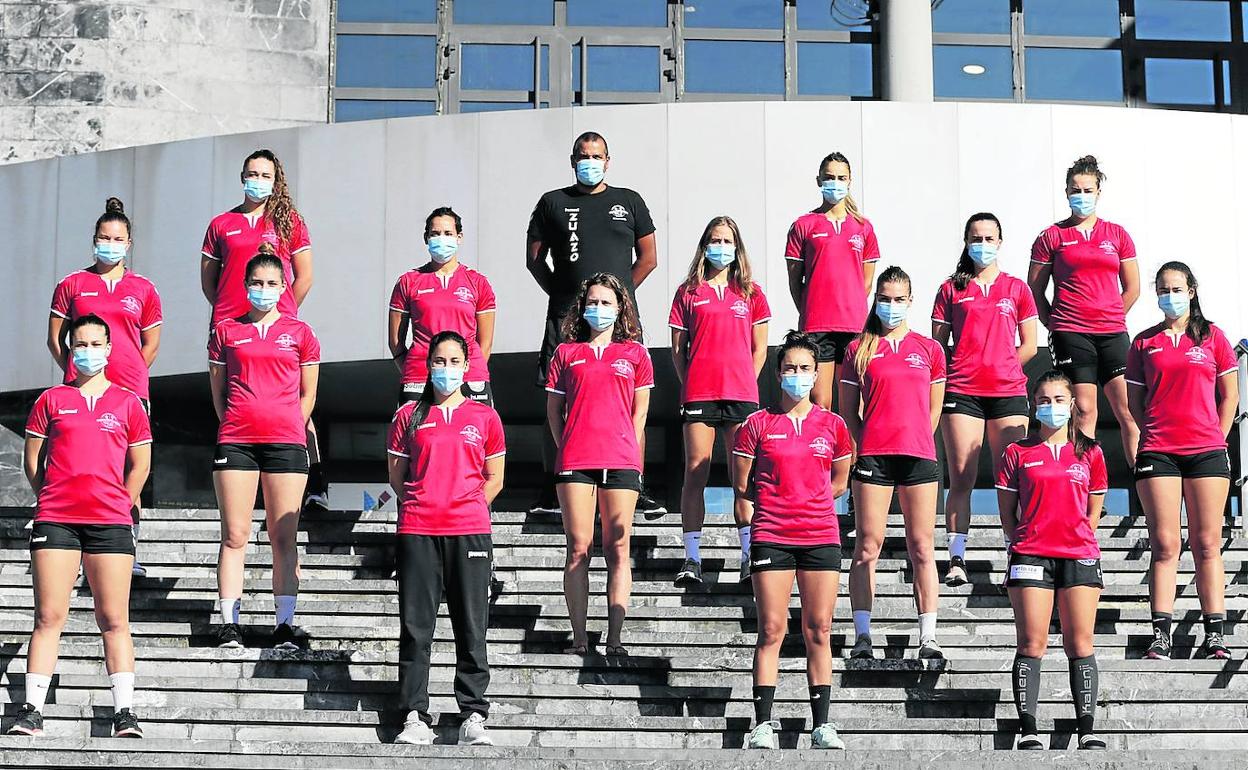 El Zuazo, en la foto de familia de su presentación hace diez días.