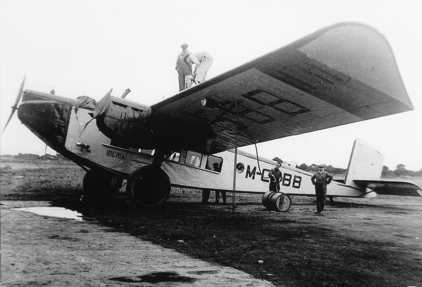 Trimotor Rohrbach Roland de la primera flota de la aerolínea, cedido por Lufthansa, con capacidad para diez pasajeros en asientos de mimbre.