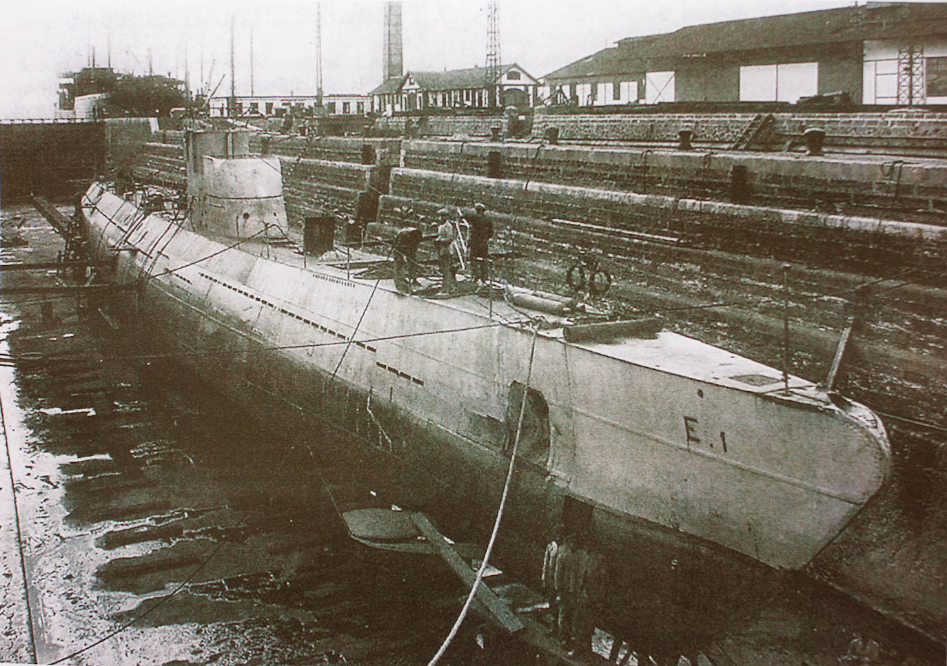 Construccion del submarino E-1, en los astilleros de Horacio Echevarrieta en Cadiz