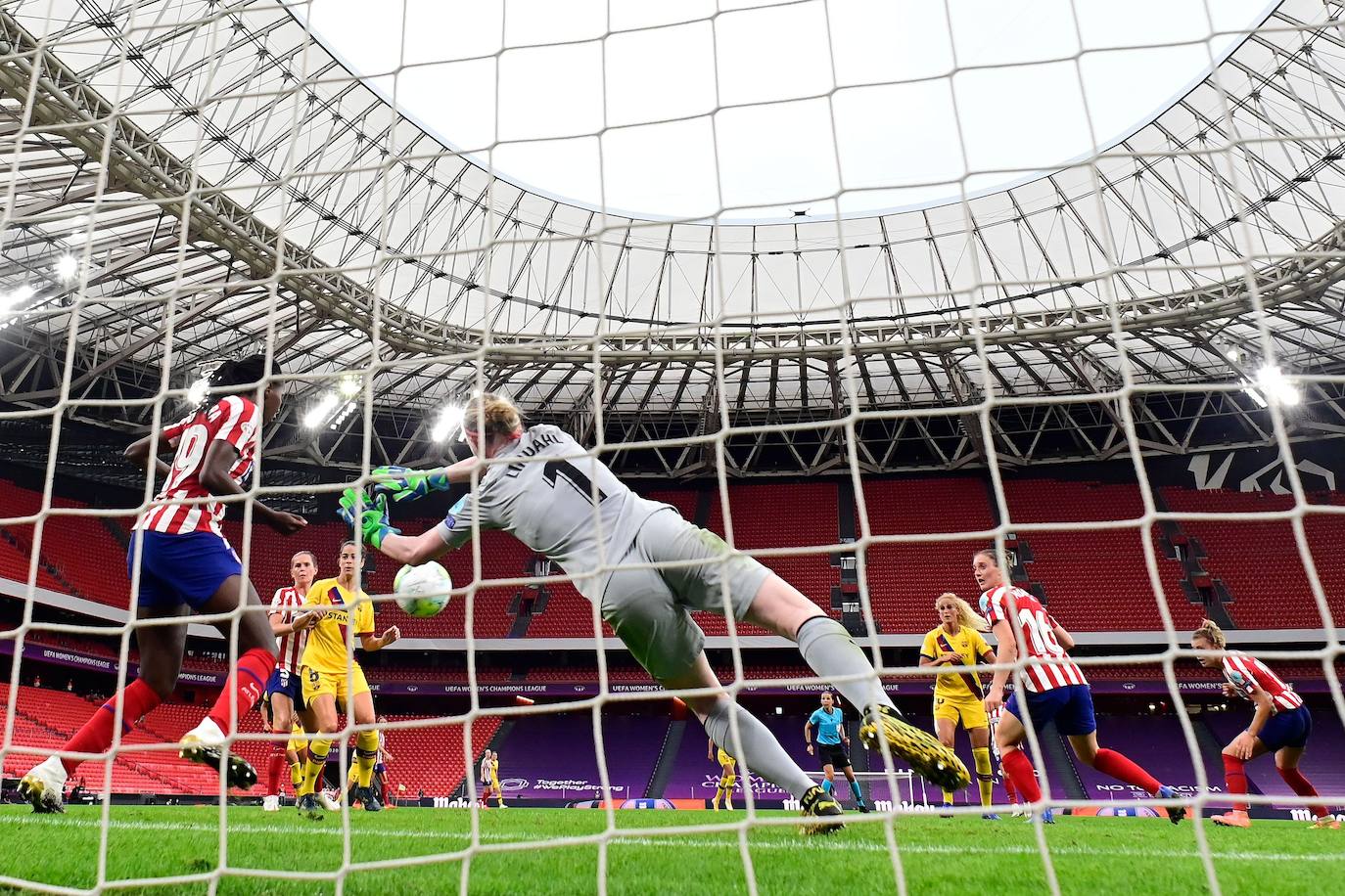 Fotos: Las mejores imágenes del partido entre el Barcelona y el Atletico Madrid en San Mamés