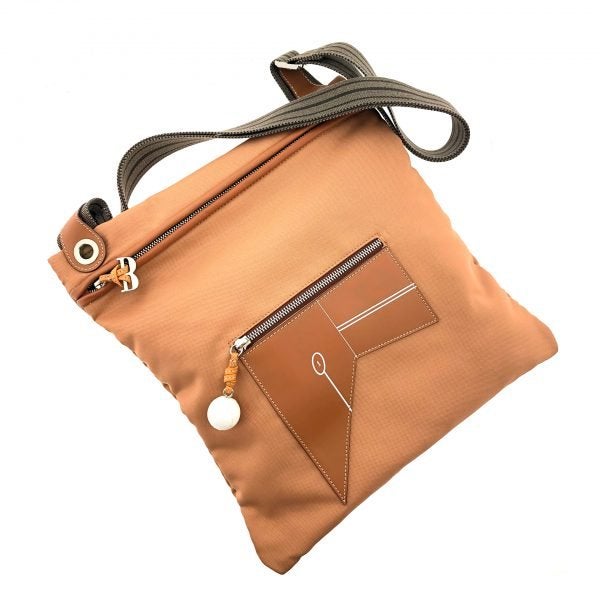 Fotos: Los bolsos sostenibles más deseados están inspirados en los frontones vascos