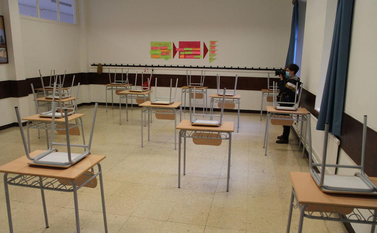 Murga descarta realizar test masivos a los profesores