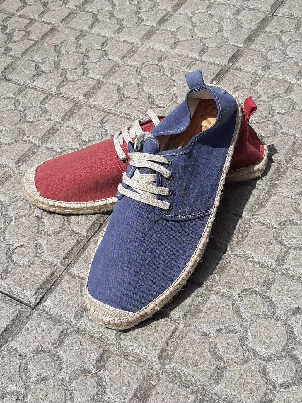 Fotos: La especial tienda de Milagros en el Casco Viejo con más de 1.000 alpargatas