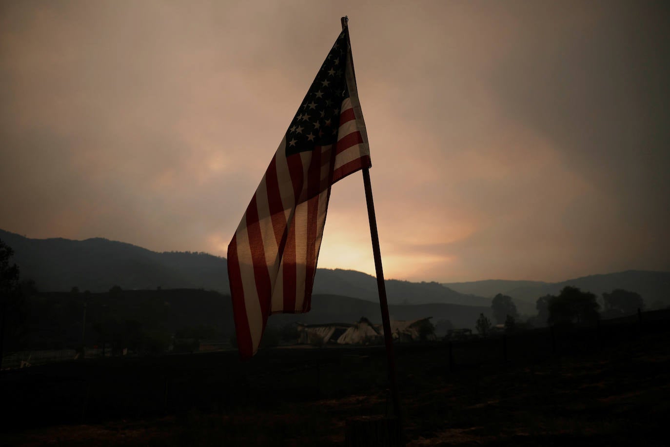 Fotos: El fuego arrasa más de 400.000 hectáreas en California