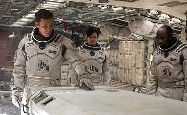 'Interstellar' (2014). Nolan salda su deuda con Kubrick en una odisea espacial para la que contó con el asesoramiento de la NASA y que rebosa humanismo.