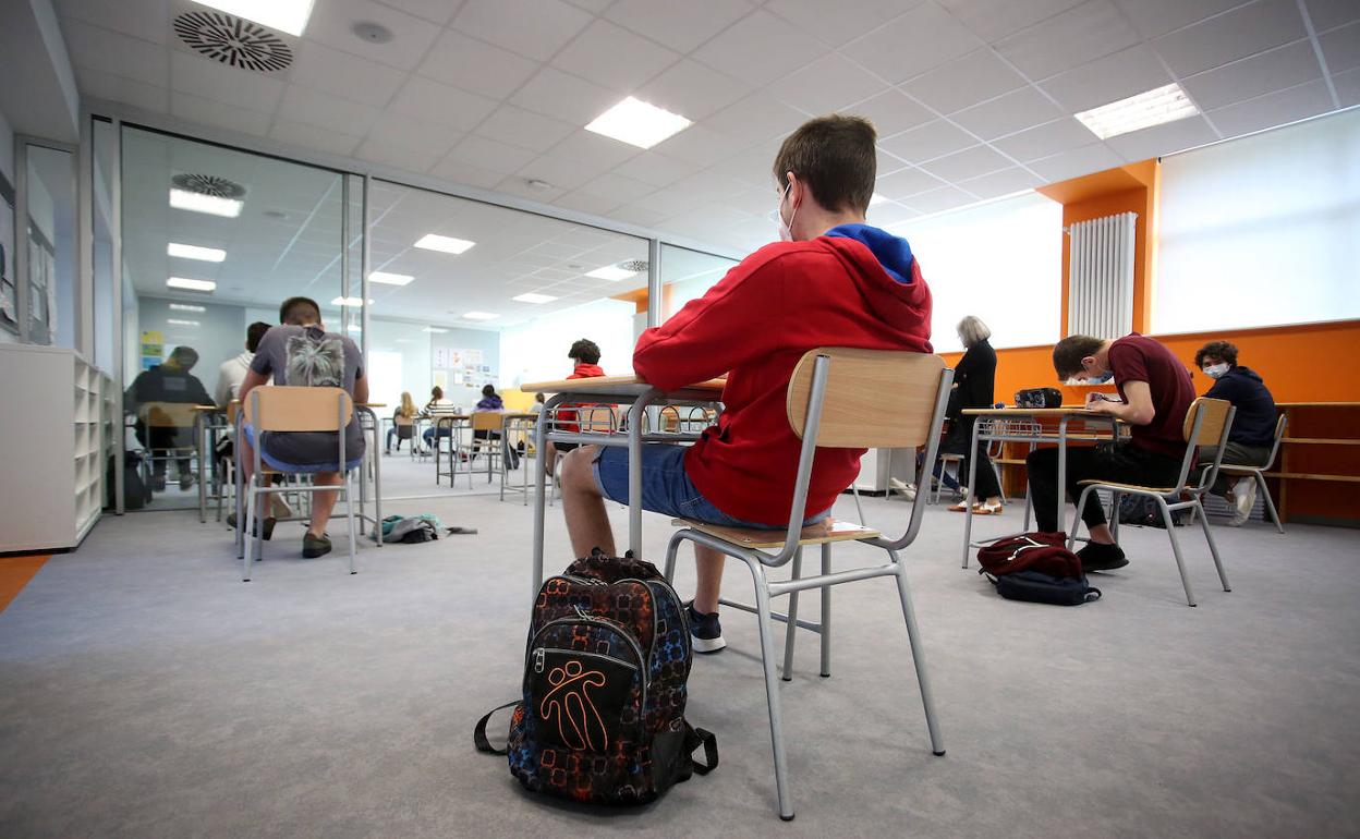 Alumnos del Colegio Bizkaia, en clase, con mascarillas y distancia de seguridad el pasado mes de junio.