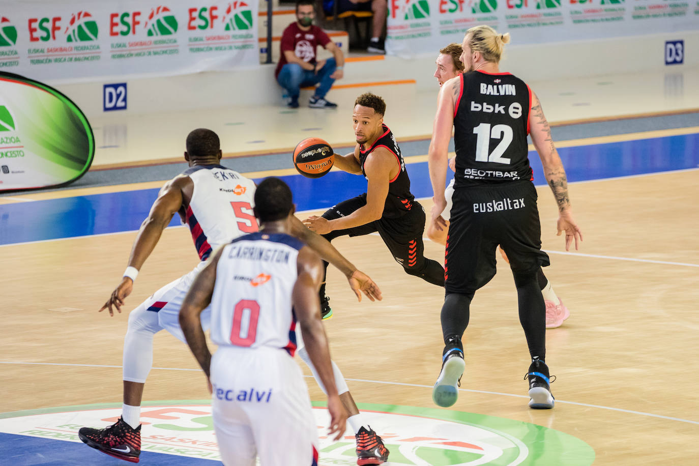 Fotos: Las mejores imágenes del Baskonia - Bilbao Basket de la Euskal Kopa