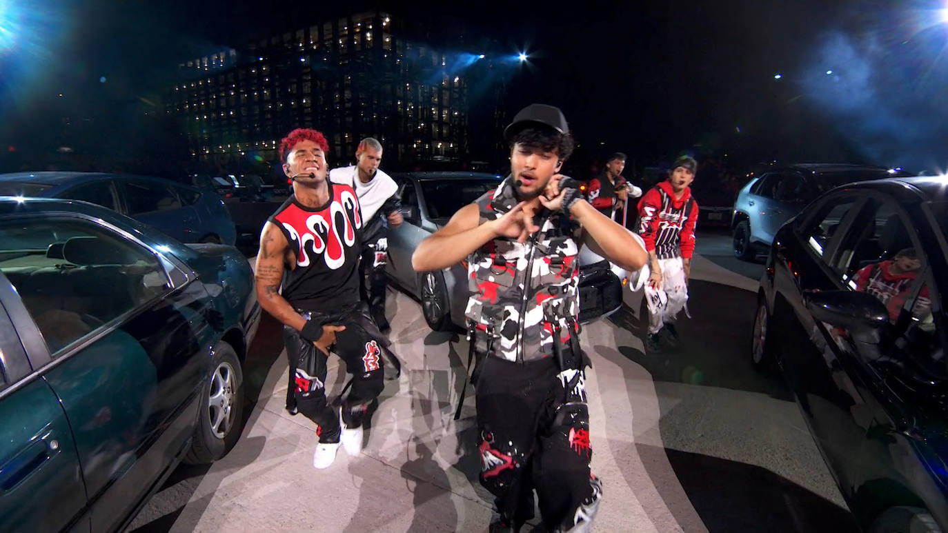 CNCO durante su actuación en la ceremonia de entrega de los MTV Video Music Awards (VMA) 2020, en Nueva York (EE.UU) 