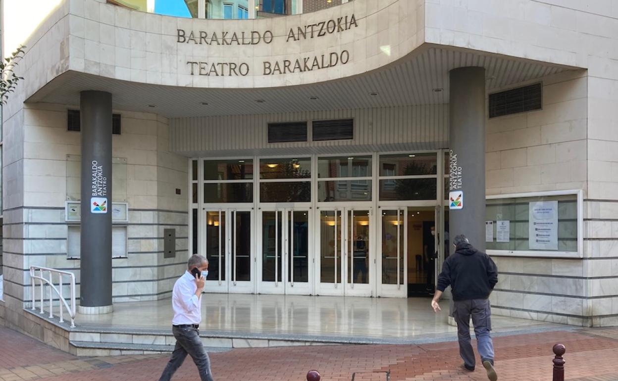 El Teatro Barakaldo prepara una reforma de la sala de danza para acoger ensayos y presentaciones de procesos. 