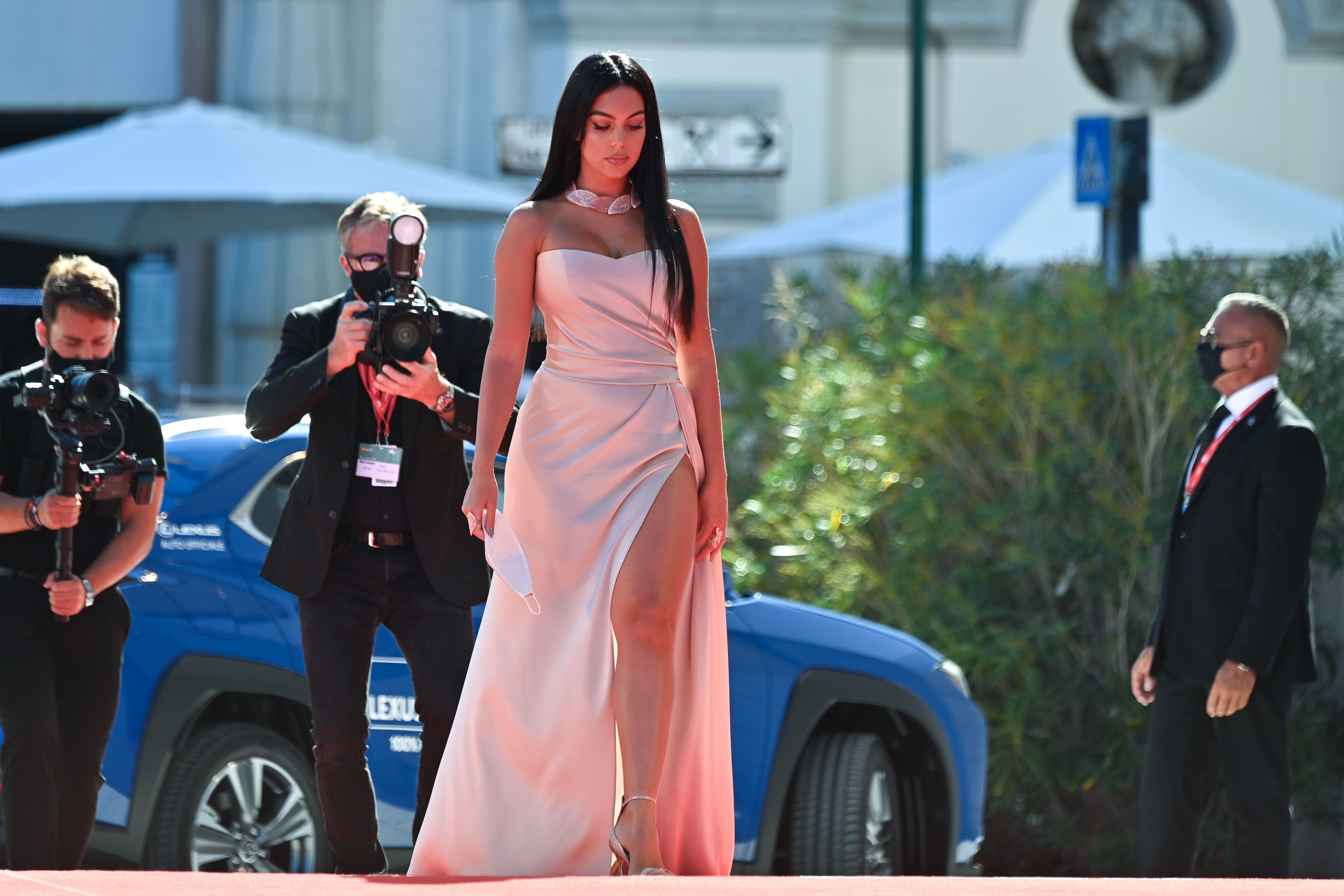 Fotos: ¿Qué hace la novia de Cristiano Ronaldo en el Festival de Venecia?