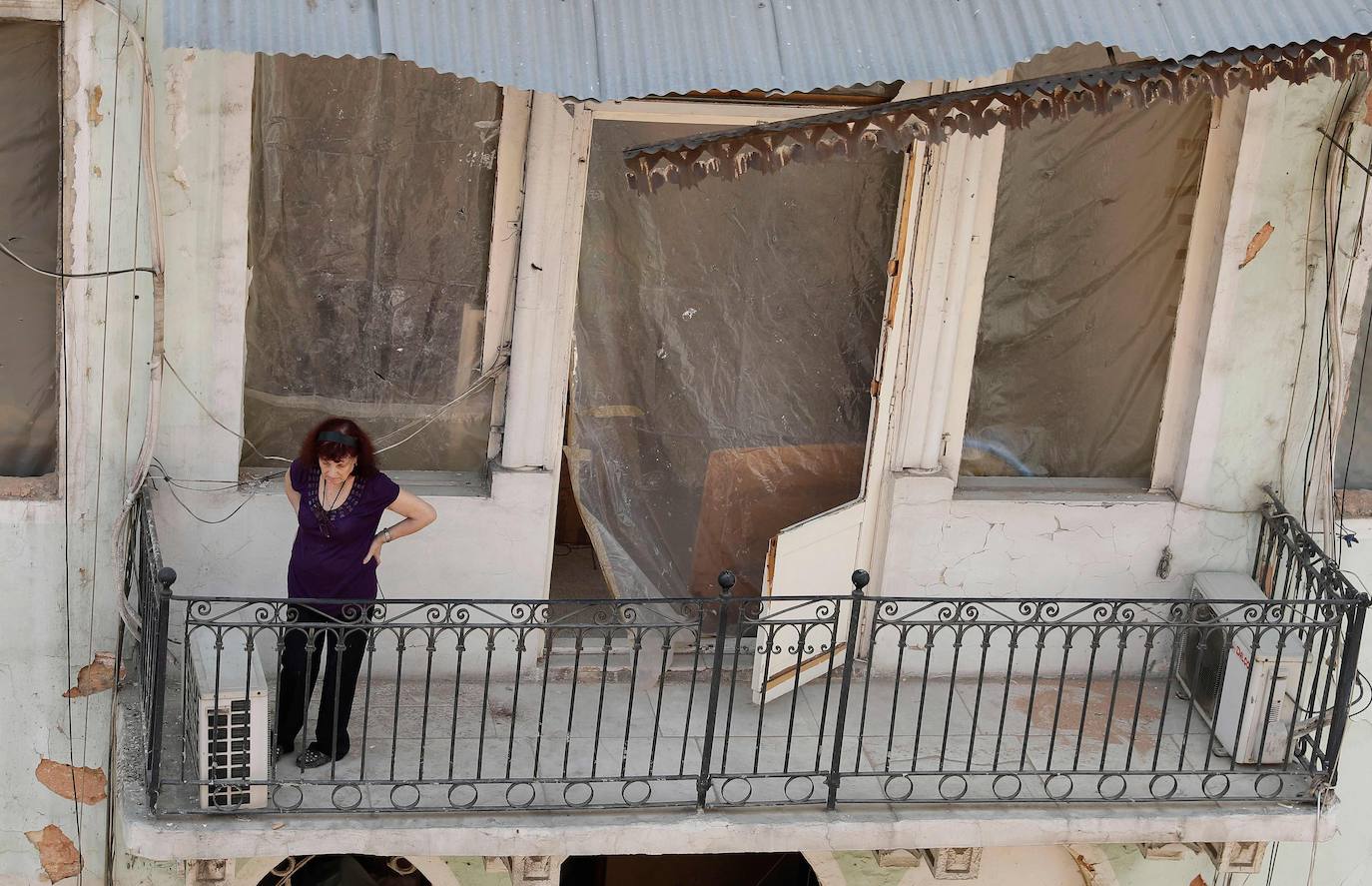 Fotos: Equipo de rescate busca entre los escombros sobrevivientes en Beirut