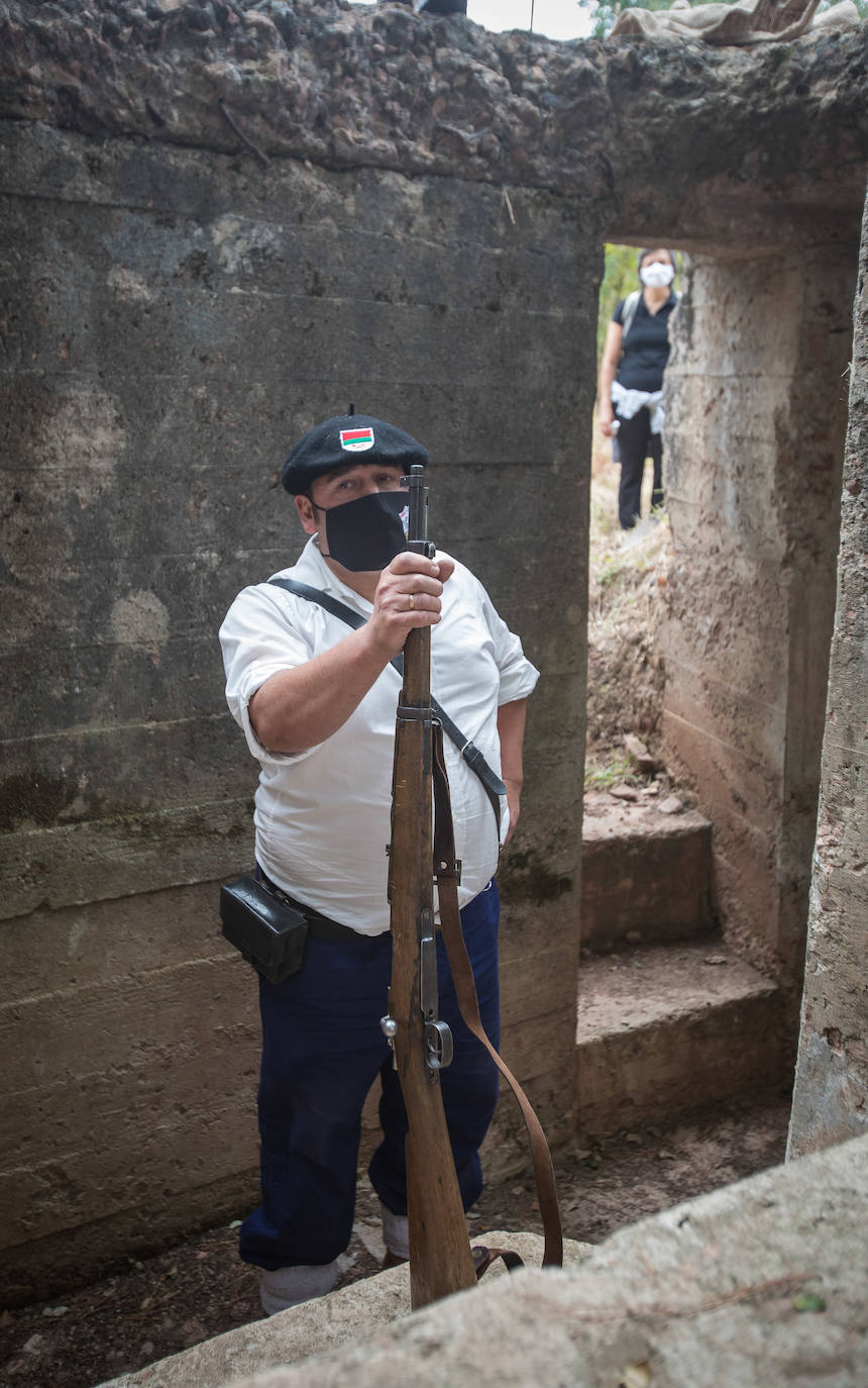 Fotos: La visita teatralizada en Gamiz que recrea los momentos previos a la caída del cinturón de hierro