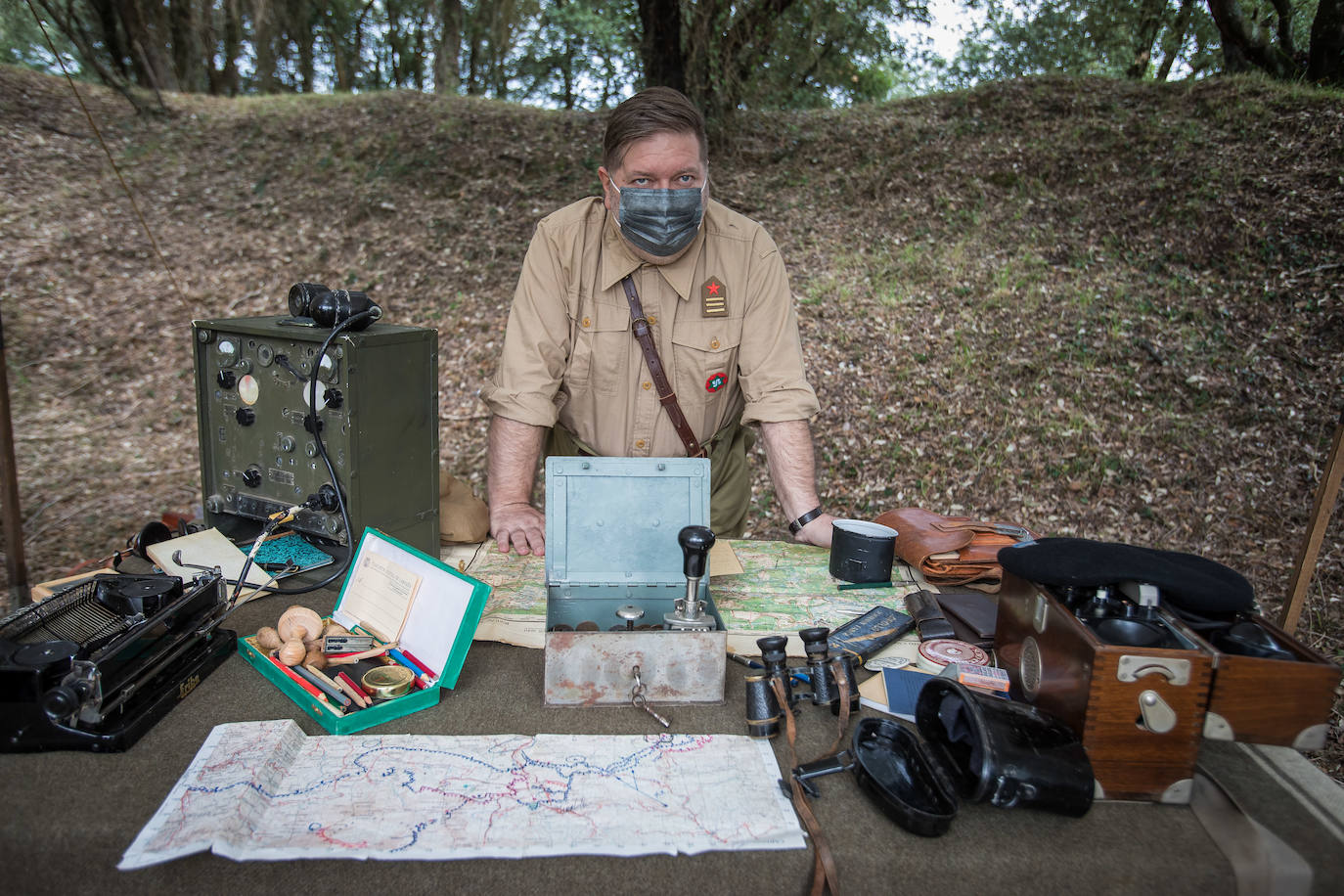 Fotos: La visita teatralizada en Gamiz que recrea los momentos previos a la caída del cinturón de hierro