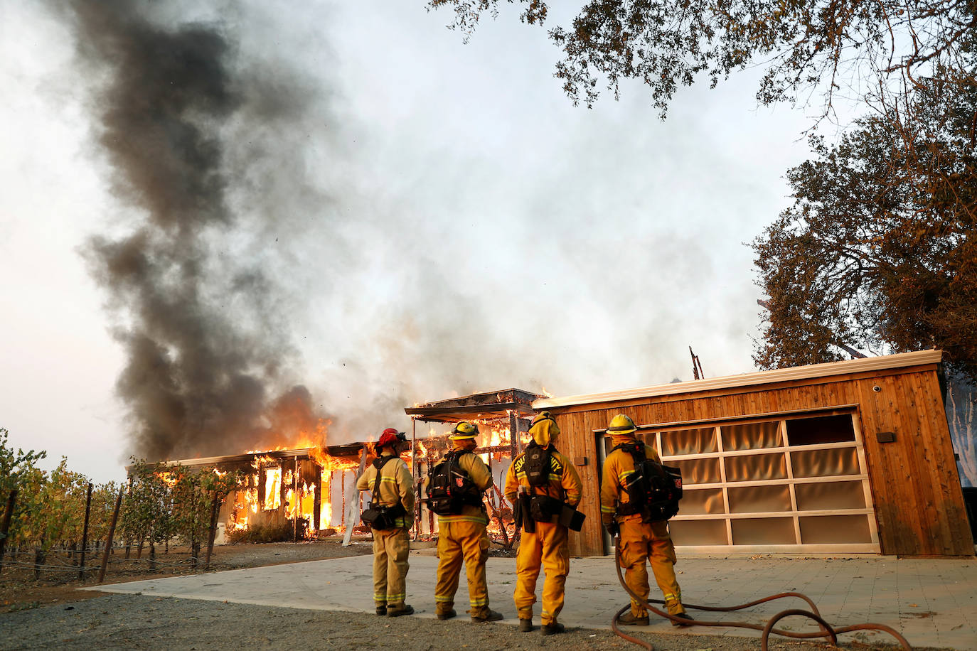 Los estados de California, Oregon y Washington se enfrentan a una serie de fuegos que ya han dejado seis muertos y amenazan con obligar a evacuar a cientos de miles de personas.