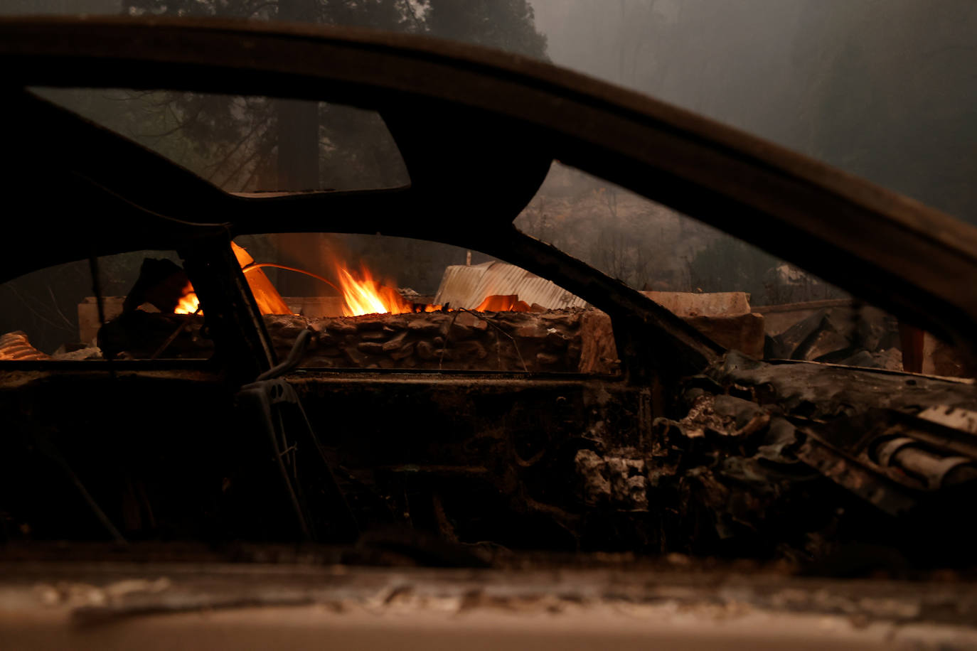 Los estados de California, Oregon y Washington se enfrentan a una serie de fuegos que ya han dejado seis muertos y amenazan con obligar a evacuar a cientos de miles de personas.