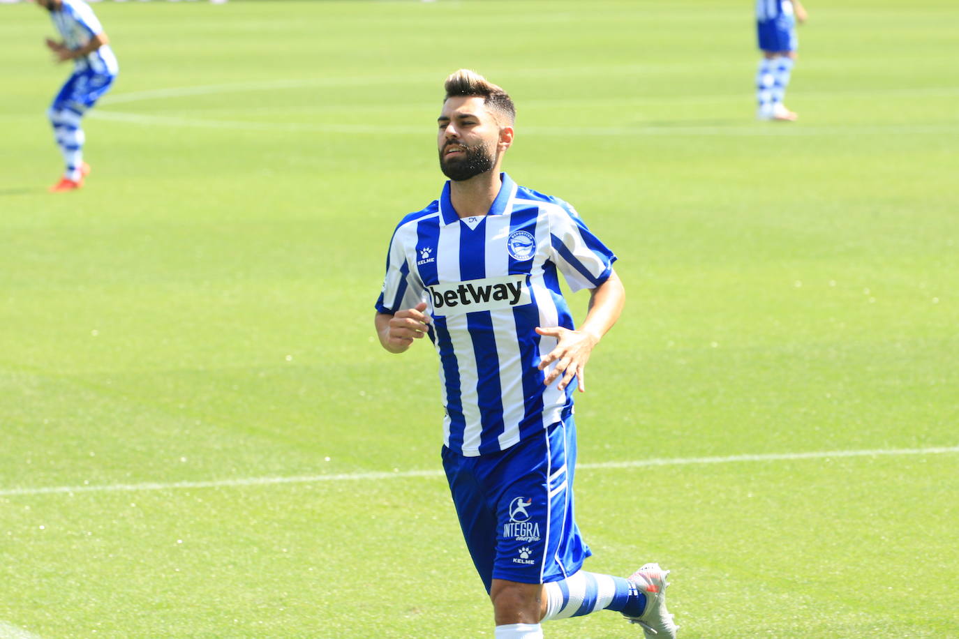 Un vacío estadio de Mendizorroza ha acogido el duelo entre Alavés y Betis.