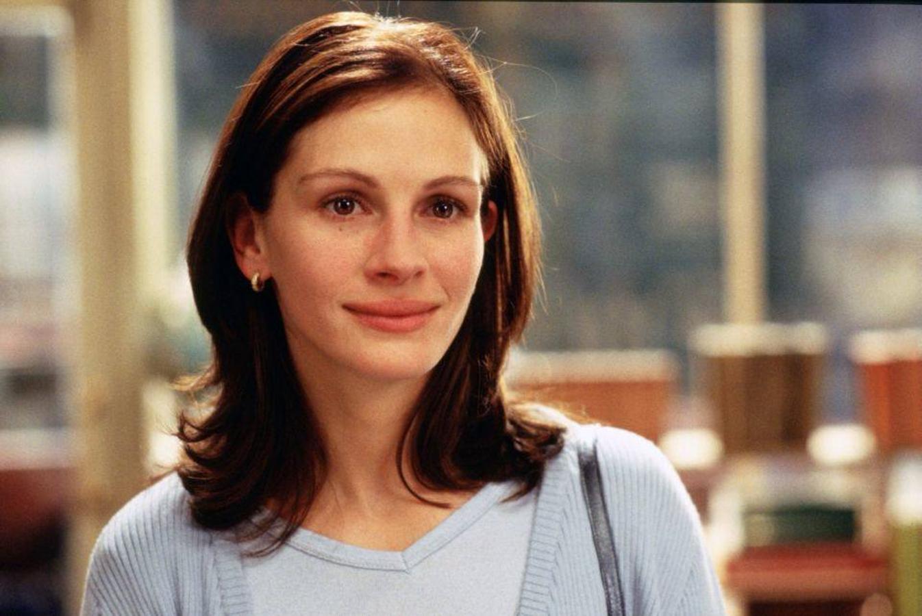 Corte midi con capas: Este corte de pelo midi y con capas de Julia Roberts en 'Nothing Hill' (1999) continúa siendo todo un referente. En este caso el toque retro lo conseguía con ese detalle de puntas peinadas hacia afuera que volveremos a ver presente esta temporada.