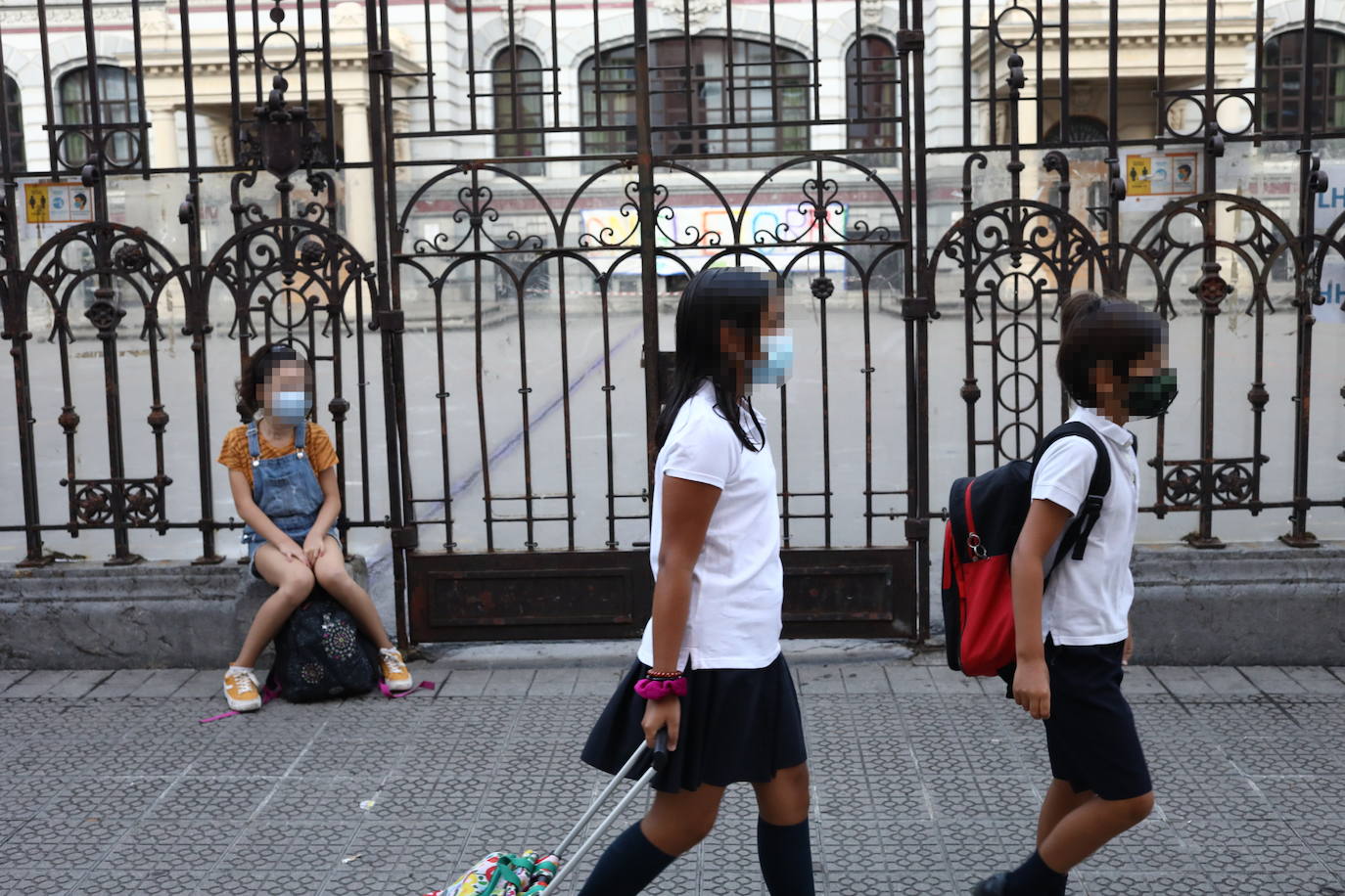 Entrada al Colegio Félix Serrano, Indautxu