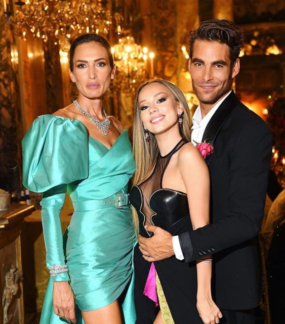Fotos: Jon Kortajarena, Nieves Álvarez y Ester Expósito: embajadores de lujo en una exclusiva fiesta en Roma