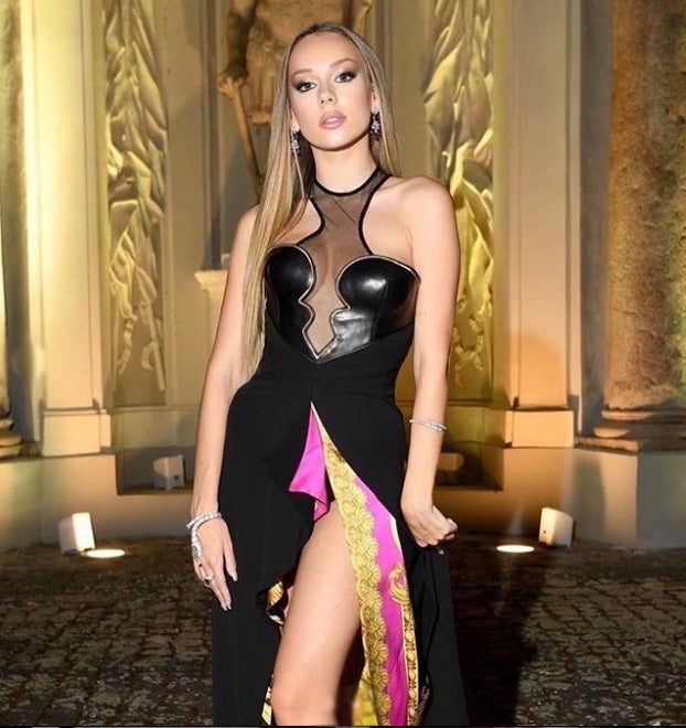 Fotos: Jon Kortajarena, Nieves Álvarez y Ester Expósito: embajadores de lujo en una exclusiva fiesta en Roma