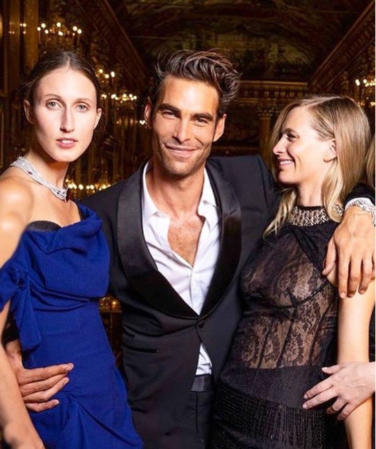 Fotos: Jon Kortajarena, Nieves Álvarez y Ester Expósito: embajadores de lujo en una exclusiva fiesta en Roma