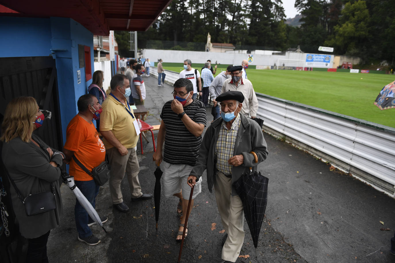 Fotos: Mascarillas, tomar la temperatura... Así ha sido el partido entre el Sodupe y el &#039;Portu&#039; que ha sido suspendido por el positivo de un jugador