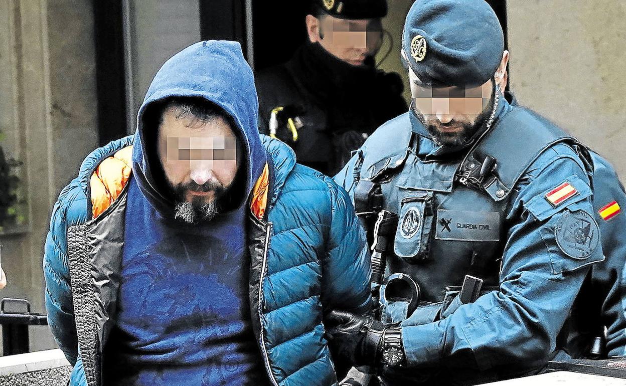 Momento de la detención de Nieva en Amorebieta.