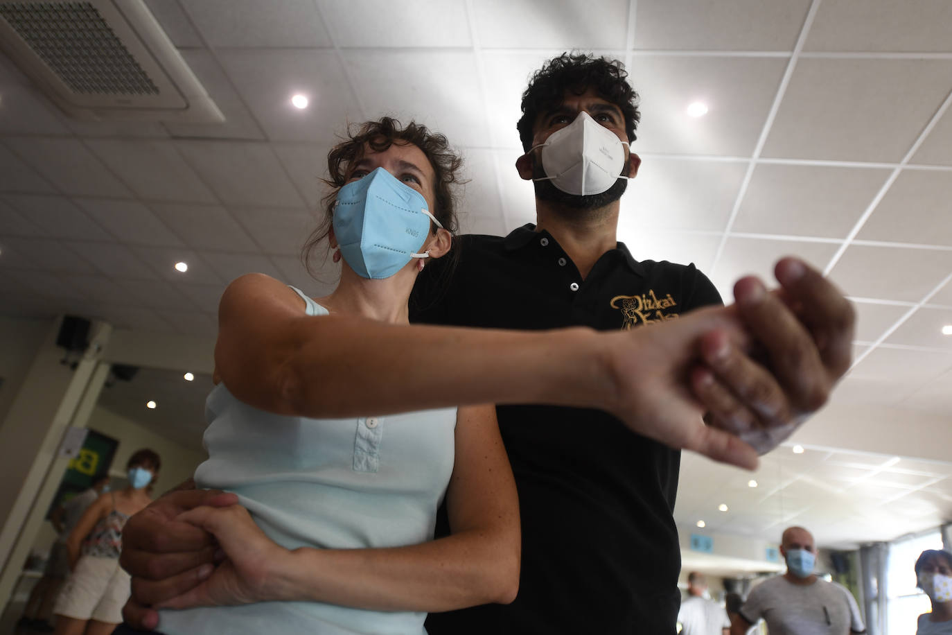 Academia de baile BIZKAISALSA en Zorroza con medidas de seguridad ante la Covid 19