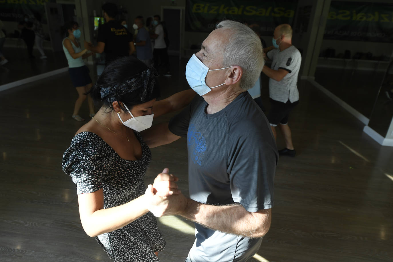 Academia de baile BIZKAISALSA en Zorroza con medidas de seguridad ante la Covid 19