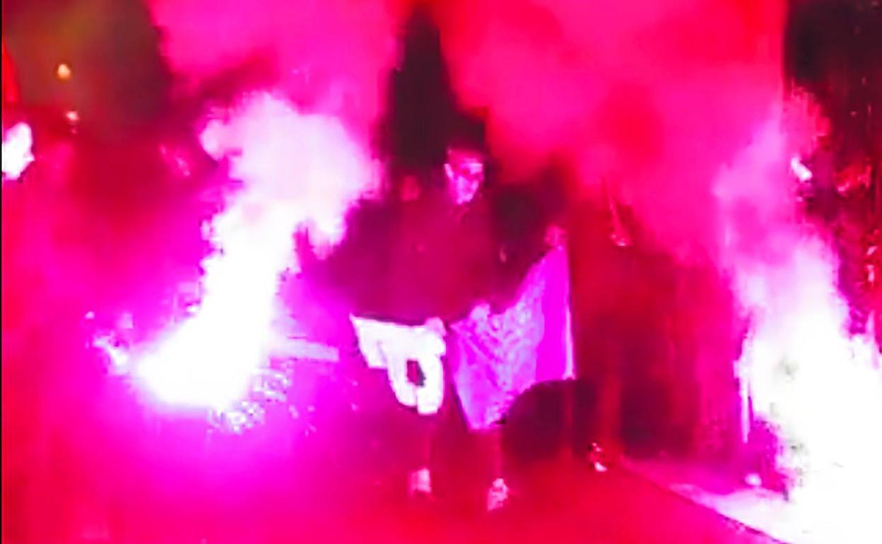 Imagen del recibimiento a Ignacio Martín Etxeberria 'Mortadelo' desarrollado el pasado jueves en el casco viejo de Pamplona.