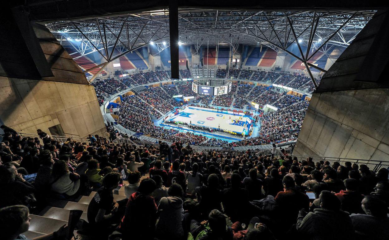 Aún se desconoce si habrá público en el Buesa Arena este viernes, en el estreno de la Euroliga.