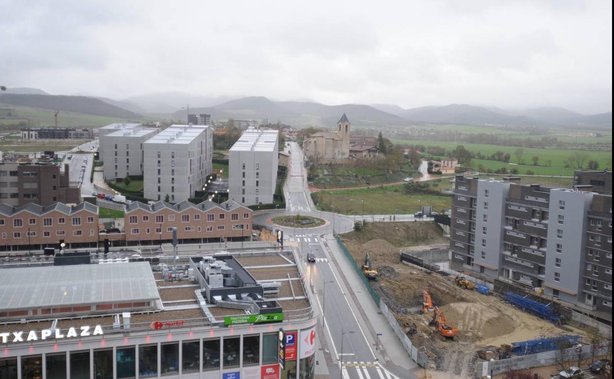 El Ayuntamiento recupera solares en Larrein y Aretxabaleta paralizados desde 2009 que le reportarán 24 millones