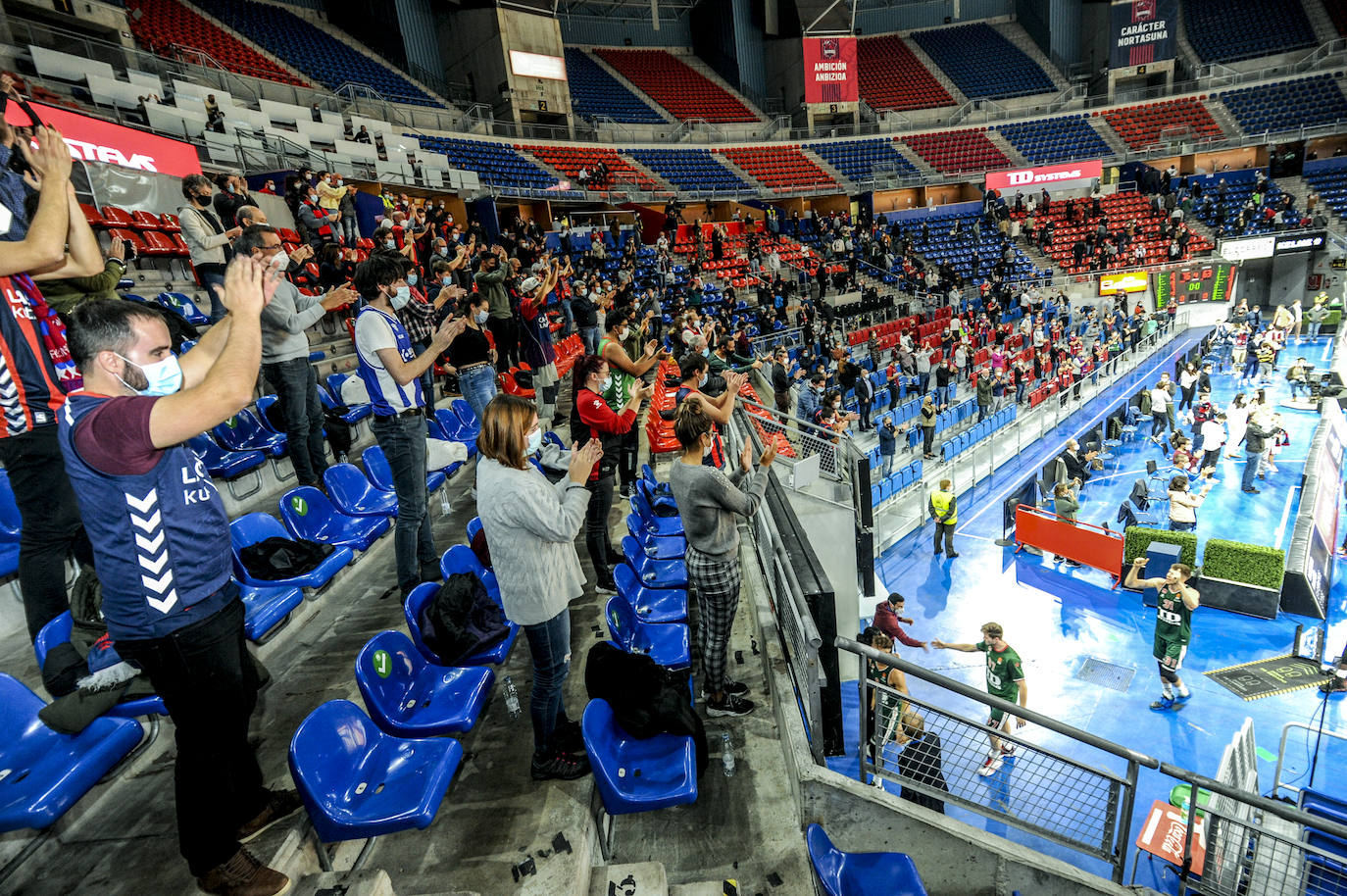 Fotos: Así vivió la afición el regreso al Buesa Arena