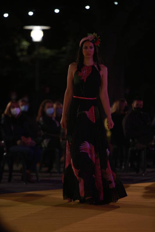 Ríos Moda presentó su colección 'Aves del paraíso' con propuestas elegantes en tonos negros, fucsias o verdes